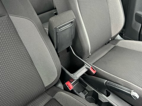 Volkswagen Polo LIFE TSI 29