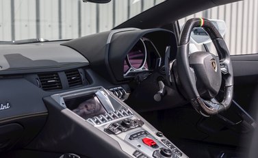 Lamborghini Aventador LP700-4 Roadster 19