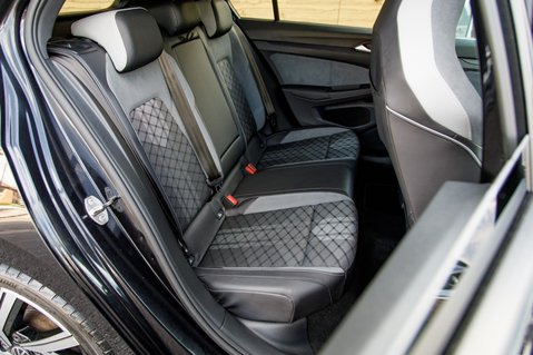 Volkswagen Golf R-LINE TSI 33