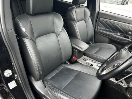 Mitsubishi Outlander 2.4h TwinMotor 13.8kWh 4h CVT 4WD Euro 6 (s/s) 5dr 17