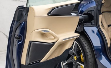 Ferrari Purosangue 18