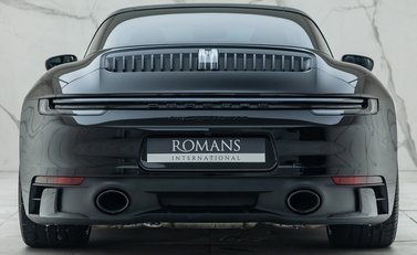 Porsche 911 Targa 4 GTS (992) 11