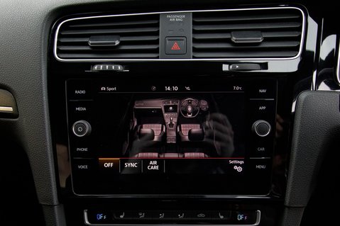 Volkswagen Golf GTI PERFORMANCE TSI DSG 25