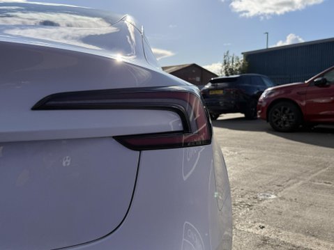 Tesla Model 3 Saloon 4dr Electric Auto RWD (208 ps) 19