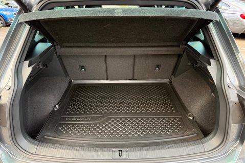 Volkswagen Tiguan R-LINE TDI BMT 4MOTION DSG -RARE LEATHER -DYNAUDIO -TOWBAR -APPLE CARPLAY  63