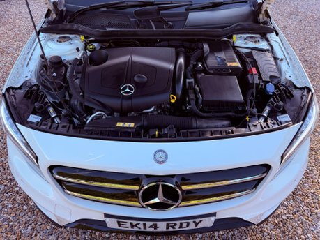 Mercedes-Benz GLA 2.1 GLA220d AMG Line (Premium Plus) SUV 5dr Diesel 7G-DCT 4MATIC Euro 6 (s/ 14