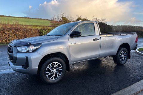 Toyota Hilux Active 4WD D-4D Single Cab Pickup - No VAT 1
