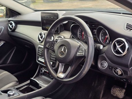 Mercedes-Benz GLA 1.6 GLA180 GPF Urban Edition SUV 5dr Petrol 7G-DCT Euro 6 (s/s) (122 ps) 31