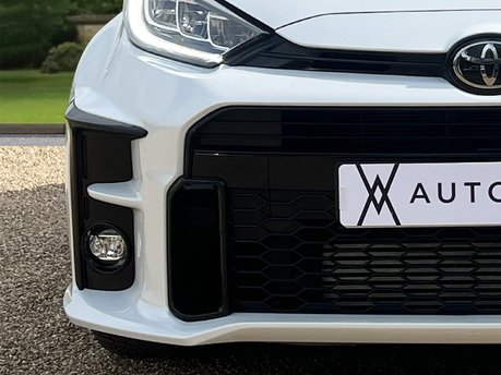 Toyota Yaris GR-Y CIRCUIT 16