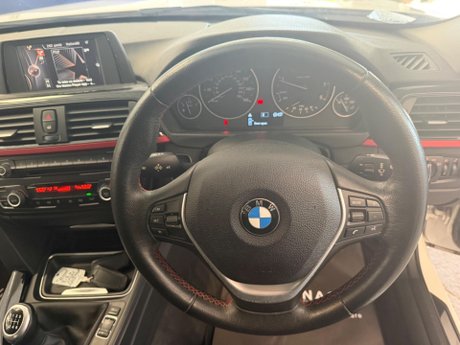 BMW 3 Series 2.0 318d Sport Euro 5 (s/s) 4dr 33