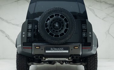 Land Rover Defender 110 OCTA EDITION ONE 8