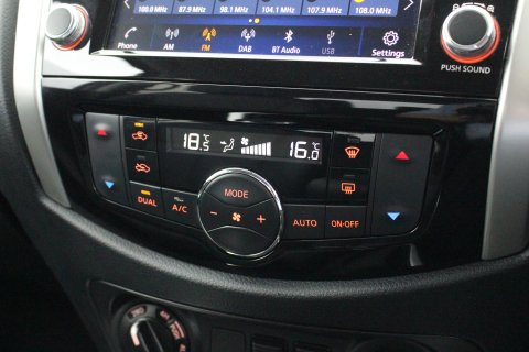 Nissan Navara Double Cab 2.3 dCi Tekna Pickup 4WD Euro 6 18