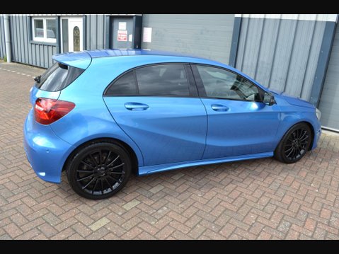 Mercedes-Benz A Class 2.1 A200d AMG Line (Premium) 7G-DCT Euro 6 (s/s) 5dr 26