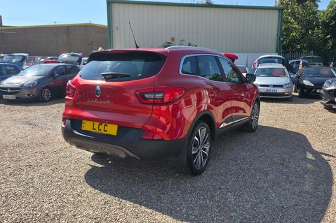 Renault Kadjar SIGNATURE NAV TCE AUTOMATIC..GLASS ROOF..9 SERVICES..1 FORMER KEEPER  11