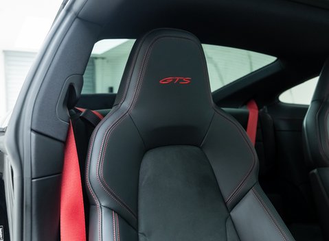 Porsche 911 Carrera GTS (992) 13