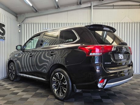 Mitsubishi Outlander 2.0h 12kWh GX4h SUV 5dr Petrol Plug-in Hybrid CVT 4WD Euro 6 (s/s) (200 ps) 4
