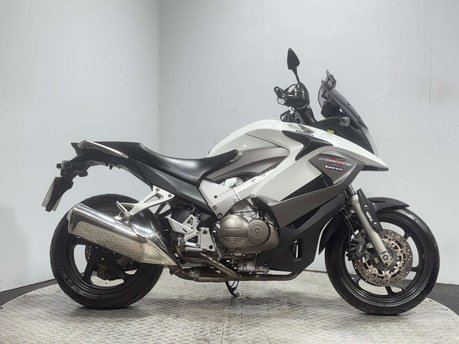 Honda VFR 2011 ONLY 22K NEW MOT SERVICED TOP BOX TOURER 800CC