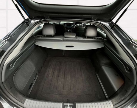 Hyundai IONIQ 1.6 IONIQ Premium SE FHEV Semi-Auto 5dr 12