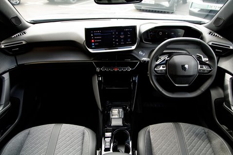 Peugeot 2008 PURETECH EAT8 S/S ALLURE 3