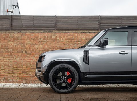Land Rover Defender 110 X P400 36