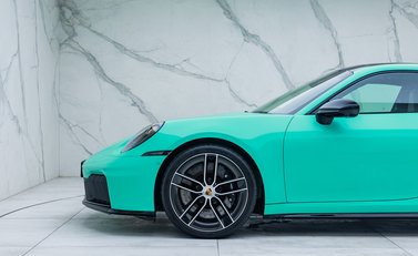 Porsche 911 Carrera GTS (992.2) 31