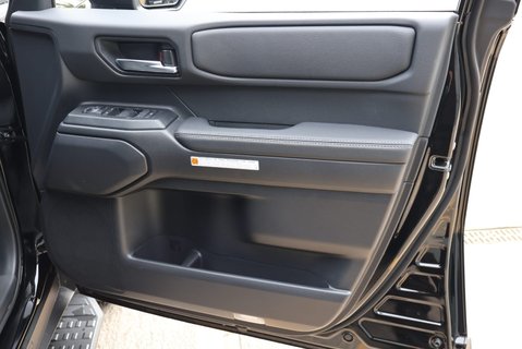 Toyota Land Cruiser COMMERCIAL WITH  REAR SEATS AND PRIVACY  12