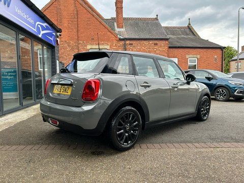 Mini Hatch COOPER 3