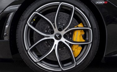 McLaren 720S Spider Performance 12