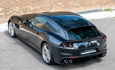 Ferrari GTC4 Lusso 15