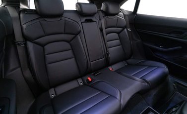 Porsche Taycan 4 CROSS TURISMO 8