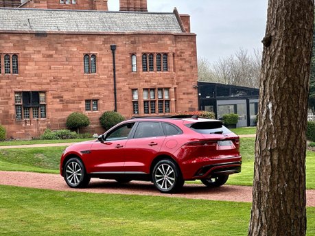 Jaguar F-Pace R-DYNAMIC BLACK 26