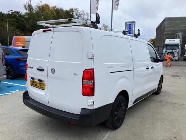 Vauxhall Vivaro VIVARO L2 DIESEL 2900 1.5d 100PS Dynamic H1 Van 7