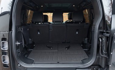 Land Rover Defender 110 X P400 33