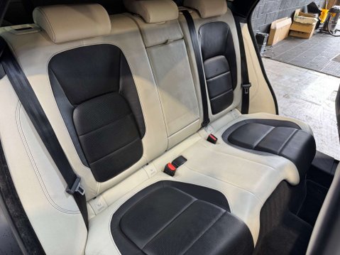 Jaguar F-Pace 3.0 F-PACE V6 S AWD D Auto 4WD 5dr 65