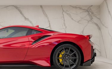 Ferrari 488 Pista 38