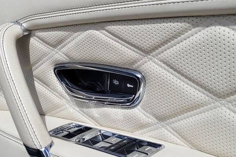 Bentley Flying Spur V8 15