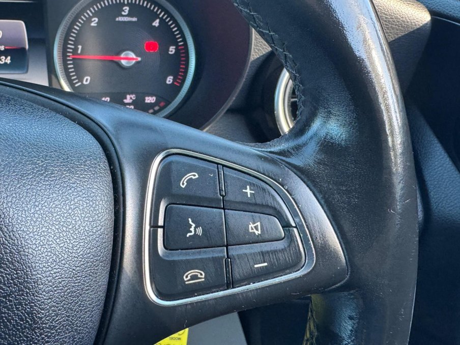 2015 Mercedes-Benz C Class — image 36