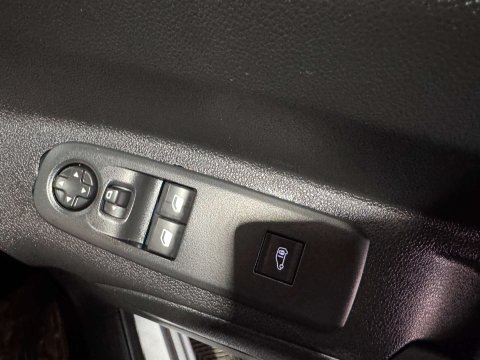 Vauxhall Combo Combo-e 2300 Dynamic SWB 26