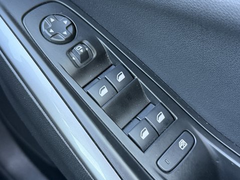 Vauxhall Grandland 1.2 Turbo Ultimate 5dr 33