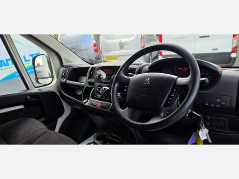 Peugeot Boxer 335 LOW LOADER LUTON 2.2 HDI 165ps EU6 8