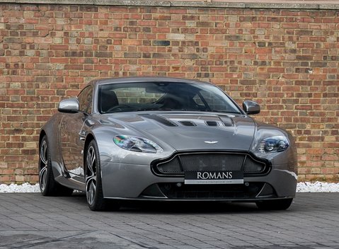 Aston Martin V12 Vantage S 1