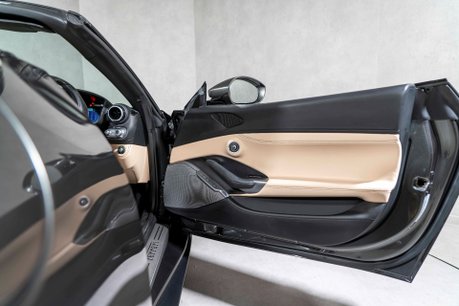 Ferrari Portofino FULL FSH. PASSENGER DISPLAY. SPORTS EXHAUST. MAGNERIDE SUSPENSION. 25