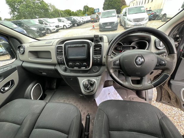 Renault Trafic Crew Cab SWB L1H1 Sport SL27 Air Con Alloys Nav Se 26