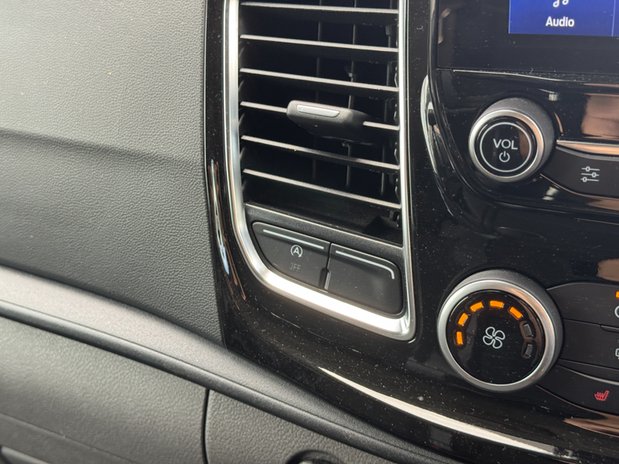 Ford Transit Custom Crew Cab [SOLD MT] SWB L1H1 Limited 320 Air Con Alloys Camera Nav Sensors E 39