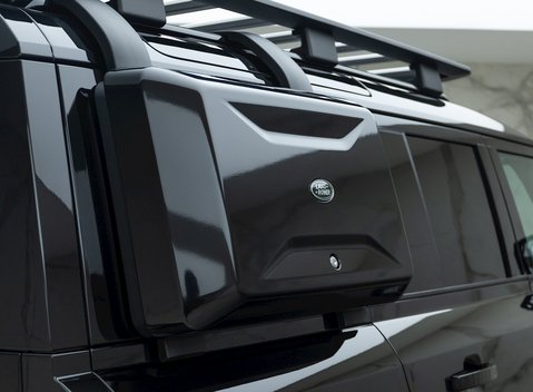 Land Rover Defender 110 D300 Hard Top X-Dynamic HSE 25