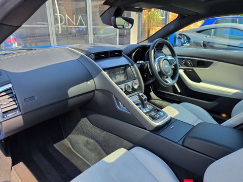 Jaguar F-Type 3.0 F-Type V6 R-Dynamic Auto 3dr 19