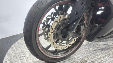 Lexmoto LXR 2020 21K RUNNING PROJECT SPORTS BIKE 125CC LEARNER 17