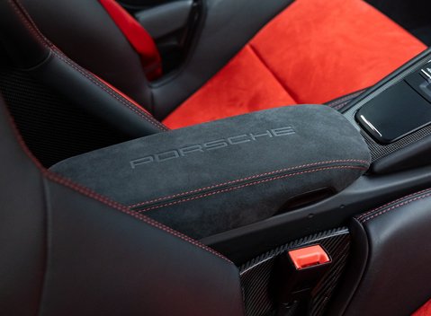 Porsche 911 (991) GT2 RS Weissach 19