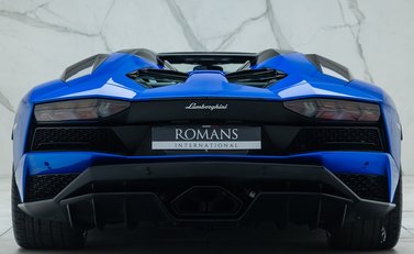 Lamborghini Aventador S LP 740-4 ROADSTER 11