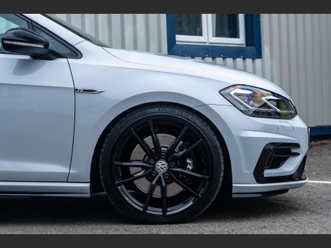 Volkswagen Golf 2.0 Golf R TSi Semi-Auto 4WD 5dr 6